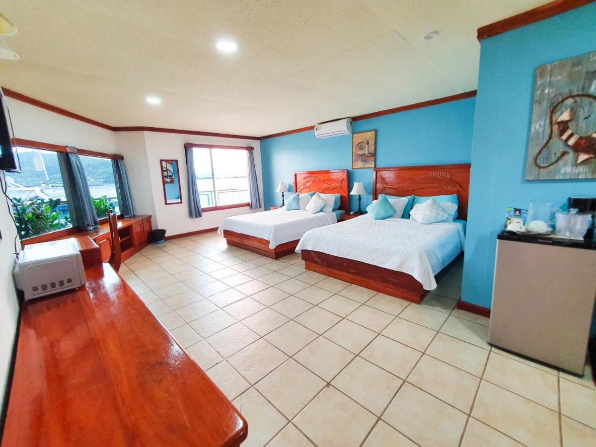 Fish Hook Marina Hotel Голфіто Екстер'єр фото