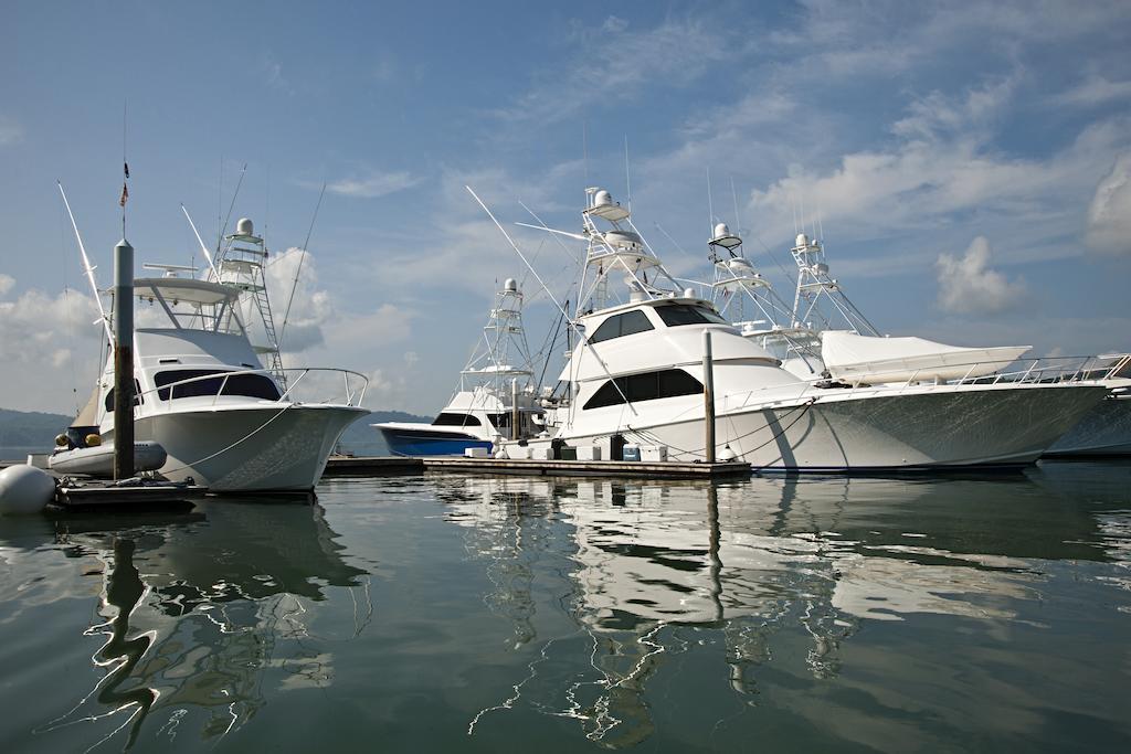 Fish Hook Marina Hotel Голфіто Екстер'єр фото