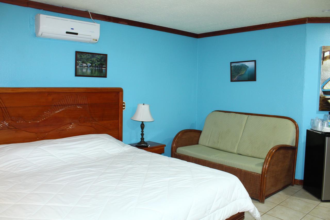 Fish Hook Marina Hotel Голфіто Екстер'єр фото