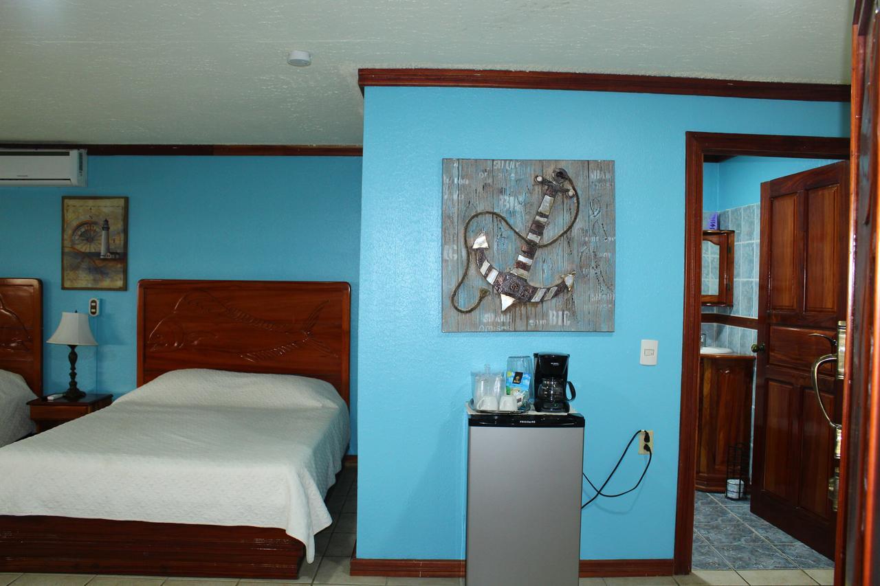 Fish Hook Marina Hotel Голфіто Екстер'єр фото