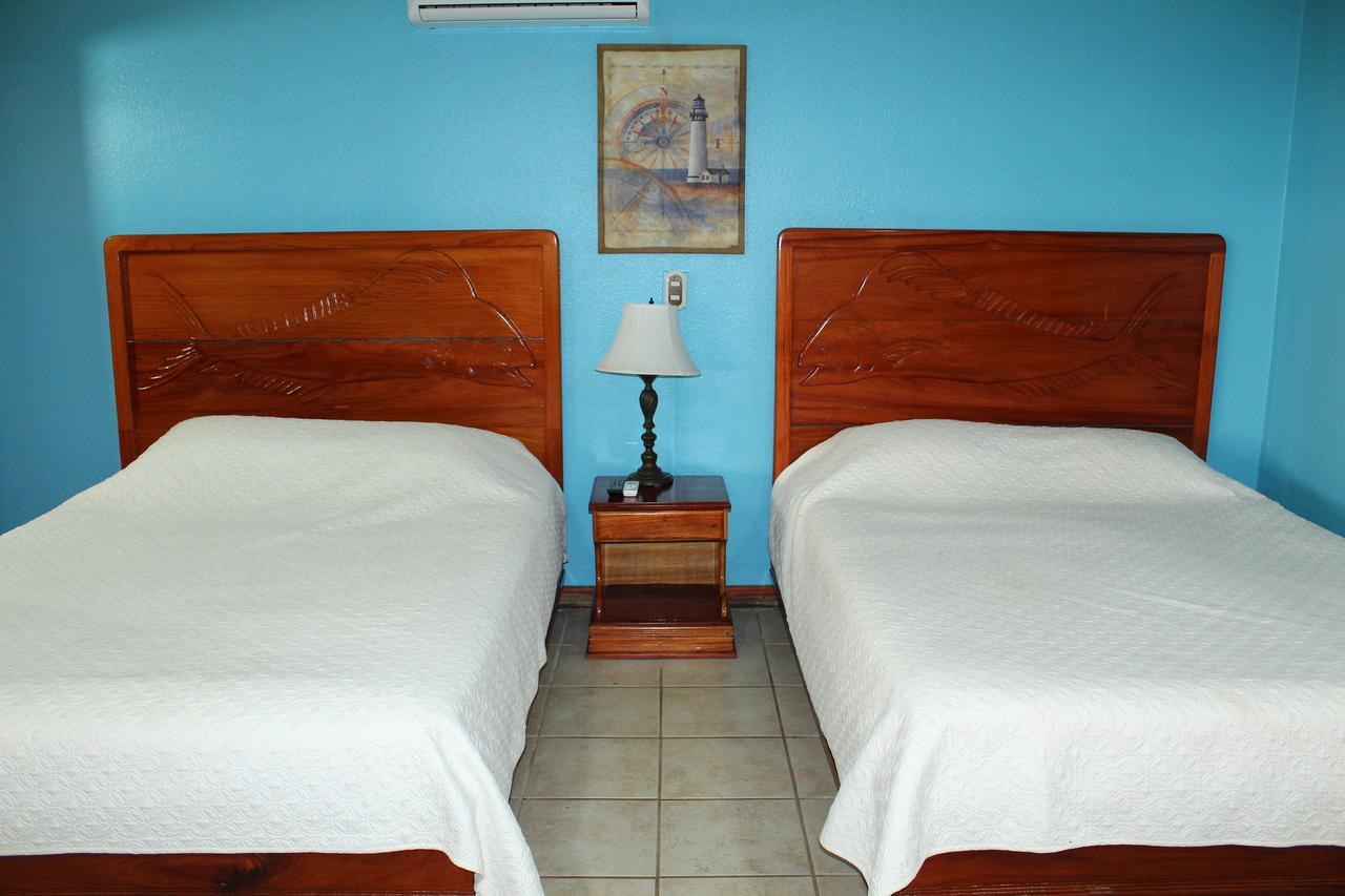 Fish Hook Marina Hotel Голфіто Екстер'єр фото