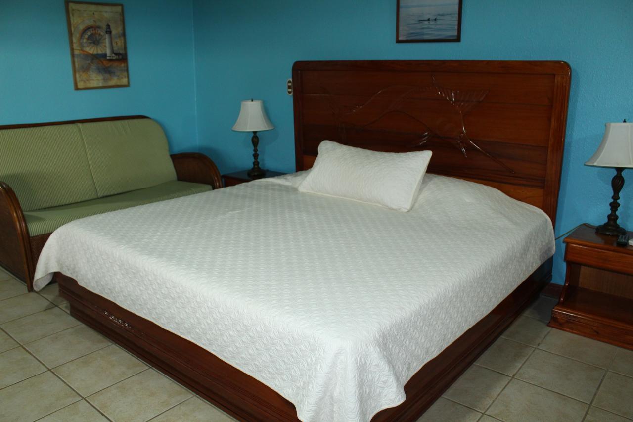 Fish Hook Marina Hotel Голфіто Екстер'єр фото